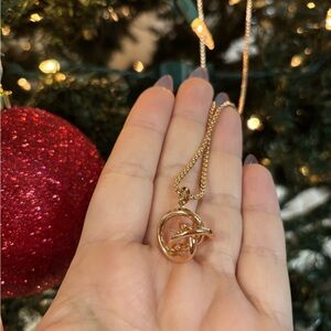 Kendra Scott Presleigh Love Knot Necklace